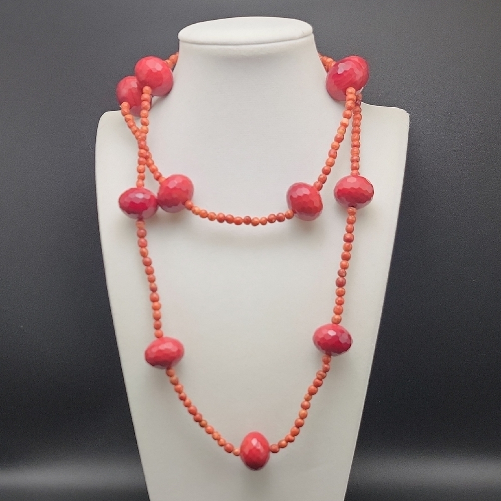 Elegant Sponge Coral 19mm Faceted Red Swirl Glass Beaded Long Draping Necklace - Picture 1 of 10